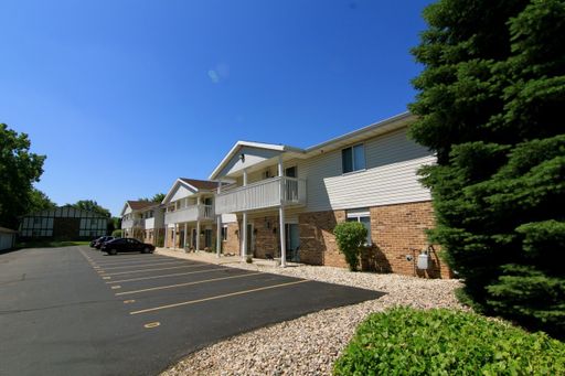 $1000 Move In Special - 2 Bed 1 Bath w/ Garage – photo 1