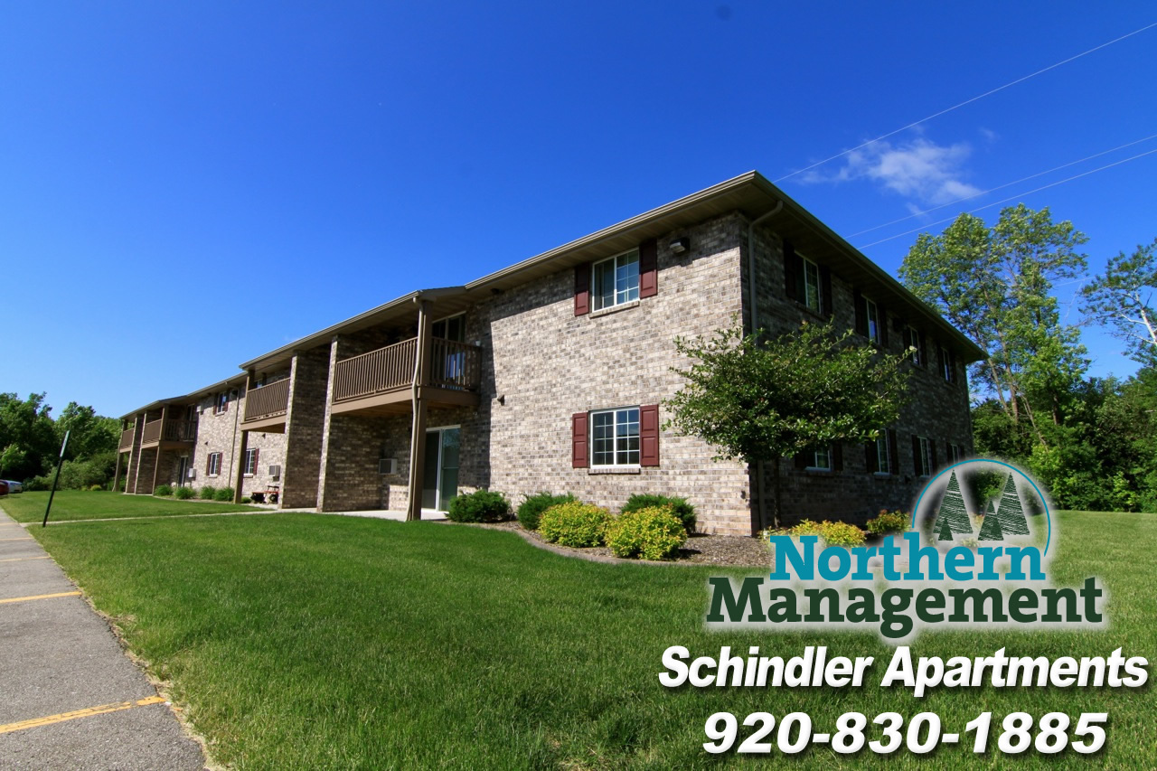 Menasha Apartment: 515, 525 & 535 W. Schindler Place