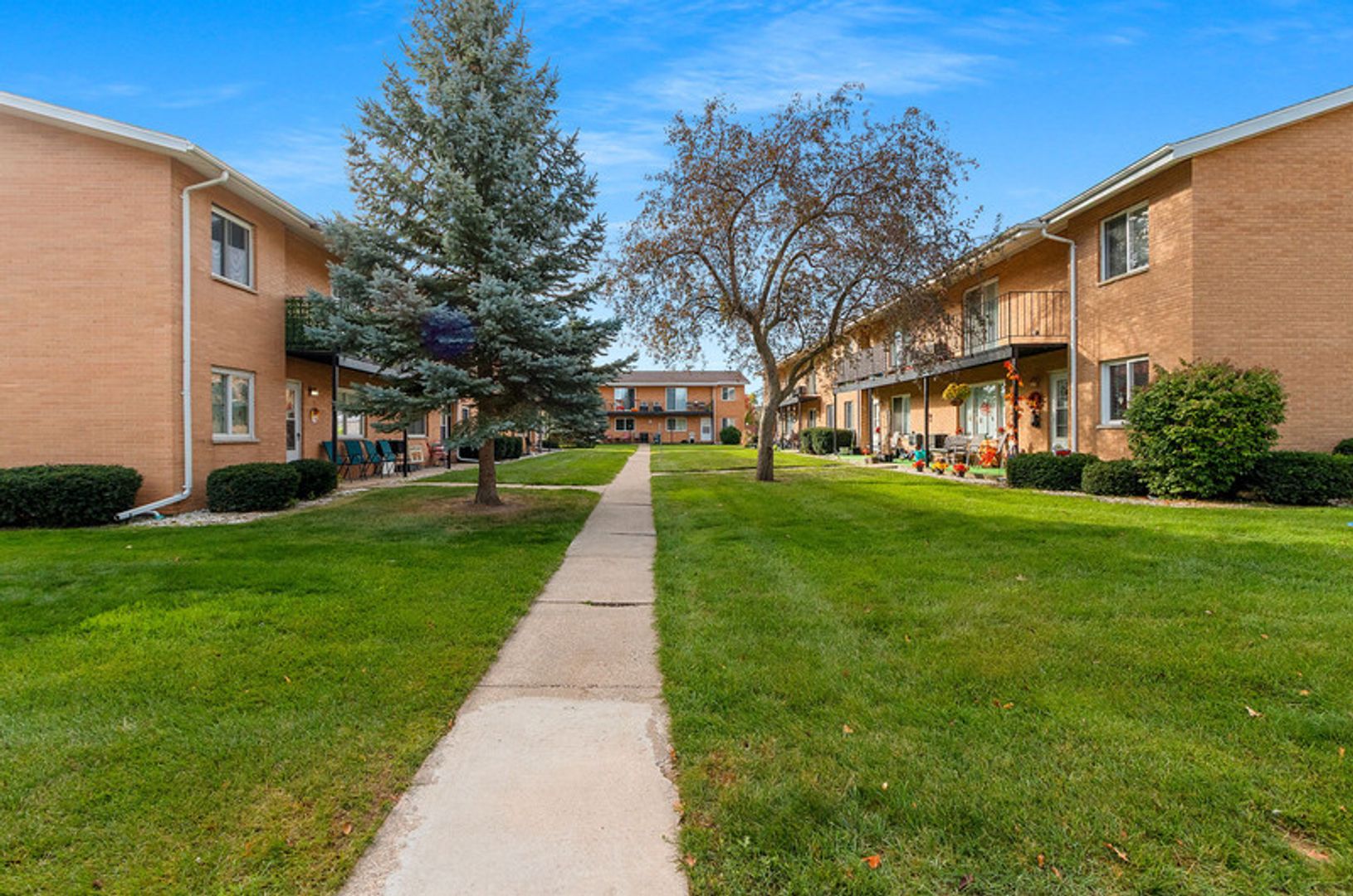 Kaukauna Apartment: 909 Joyce Street