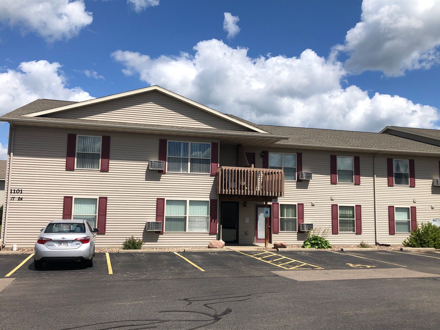 Wausau Apartment: 1101-1121 S. 50 Th Ave.