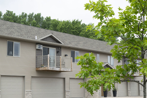 2 Bed 2 Bath Lower 2 Car Attached Garage Direct Entry – photo 1
