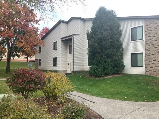 1 Bed 1 Bath Lower – photo 1