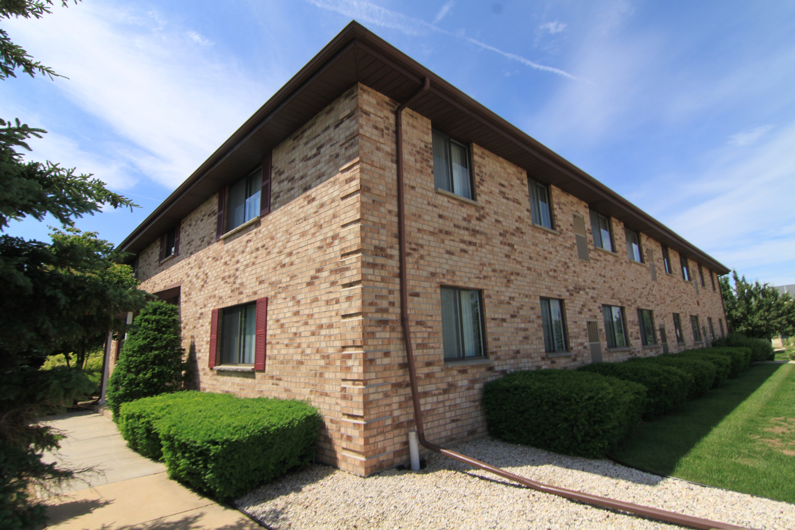 Port Washington Apartment: 1470 & 1490 Garay Lane