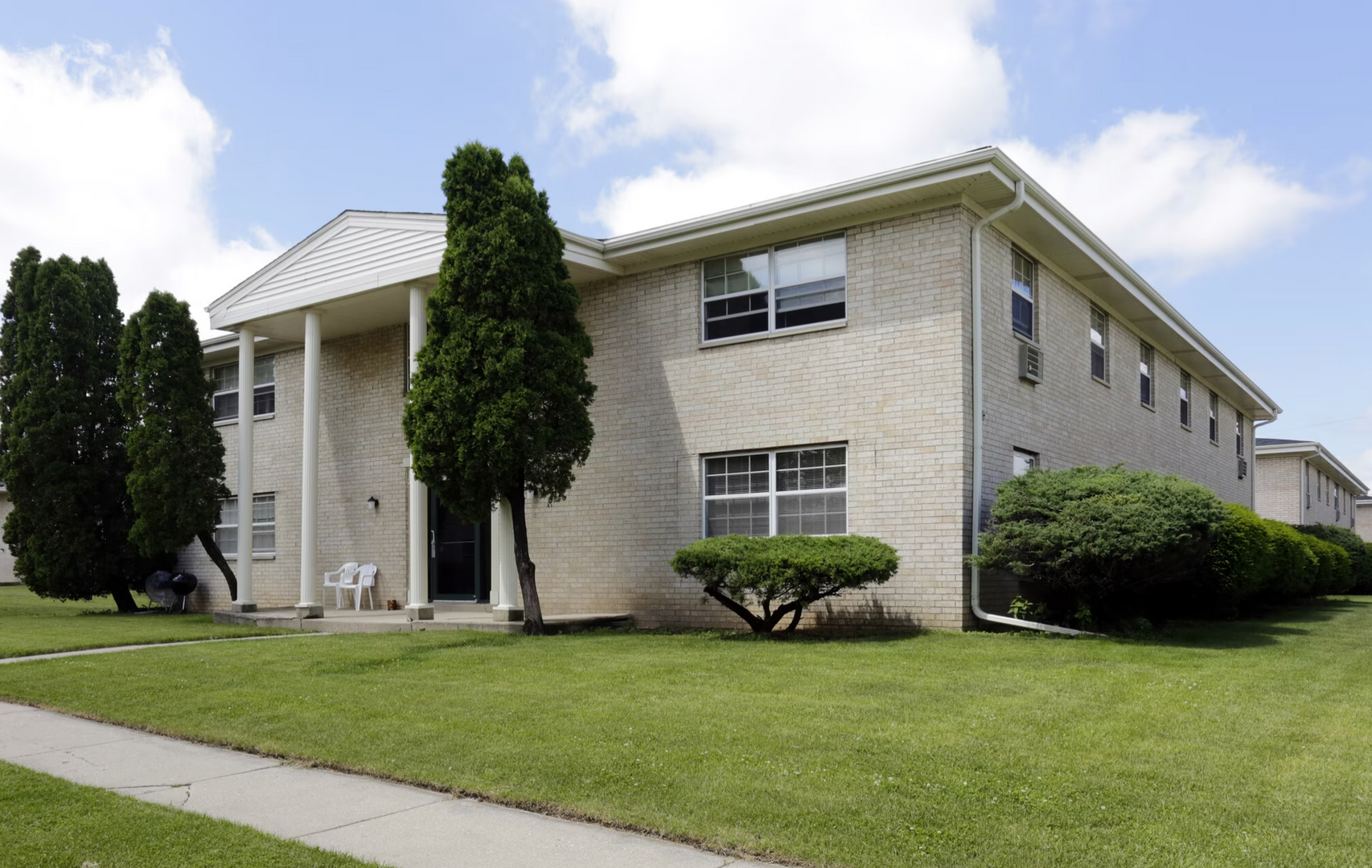 Greenfield Apartment: 4300-4320 S 60th St & 5901-5951 W Coldspring Rd