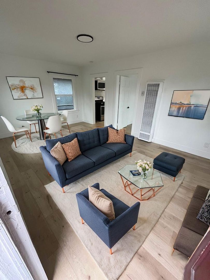Anaheim Apartment: 109 E Alberta St
