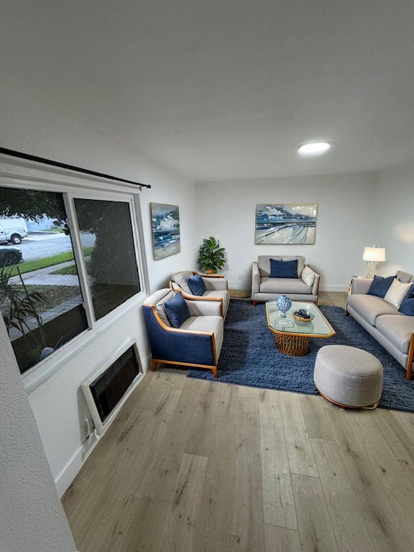 Garden Grove Apartment: 8402 Larson Ave