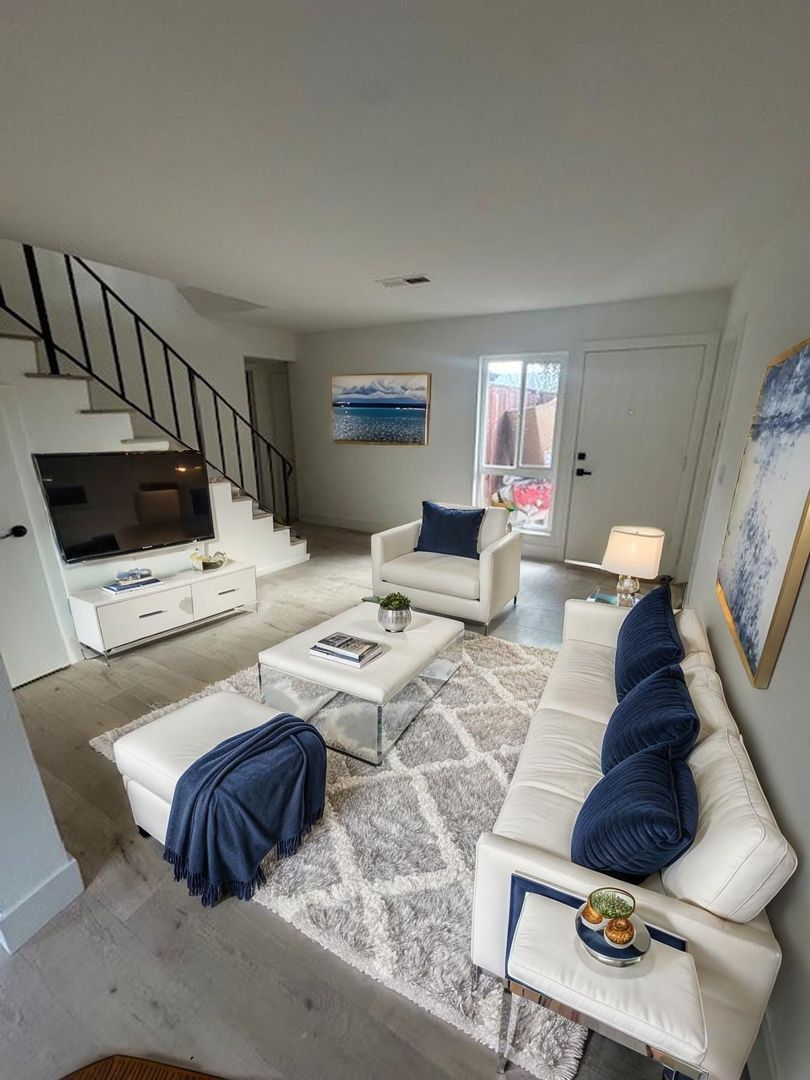 Westminister Apartment: 10572 Torrington Circle