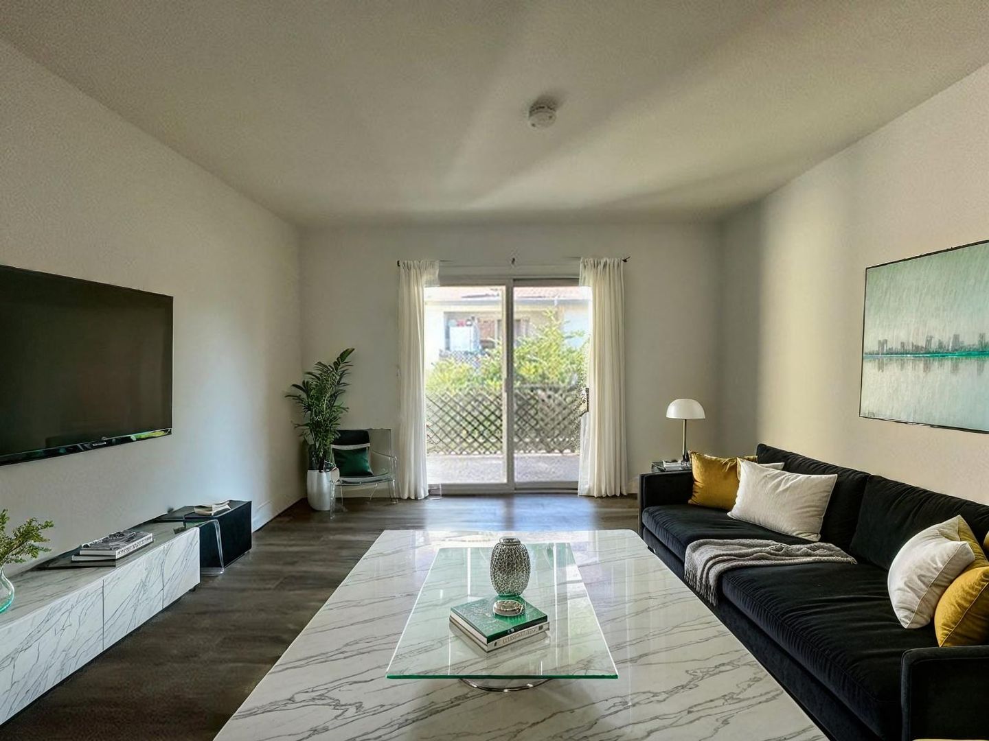 Anaheim Apartment: 102 N. Merrimac Dr