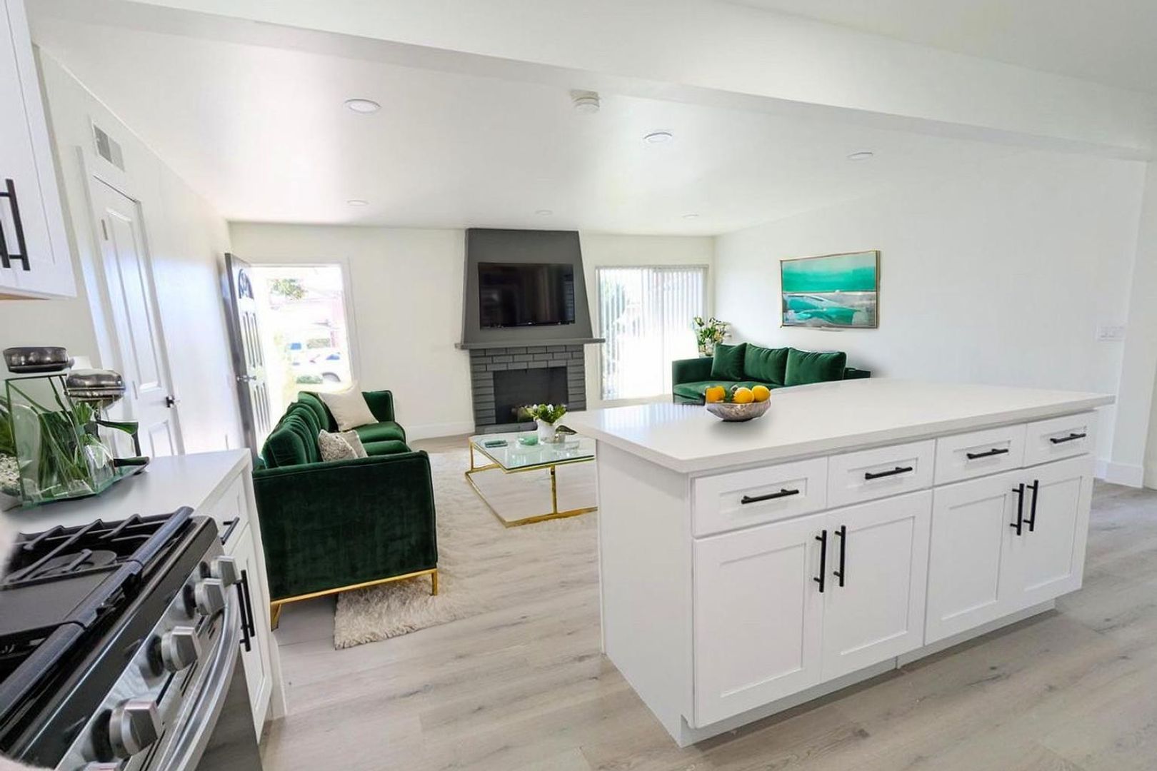 Huntington Beach Townhome: 16752 Bardon Ln., # A