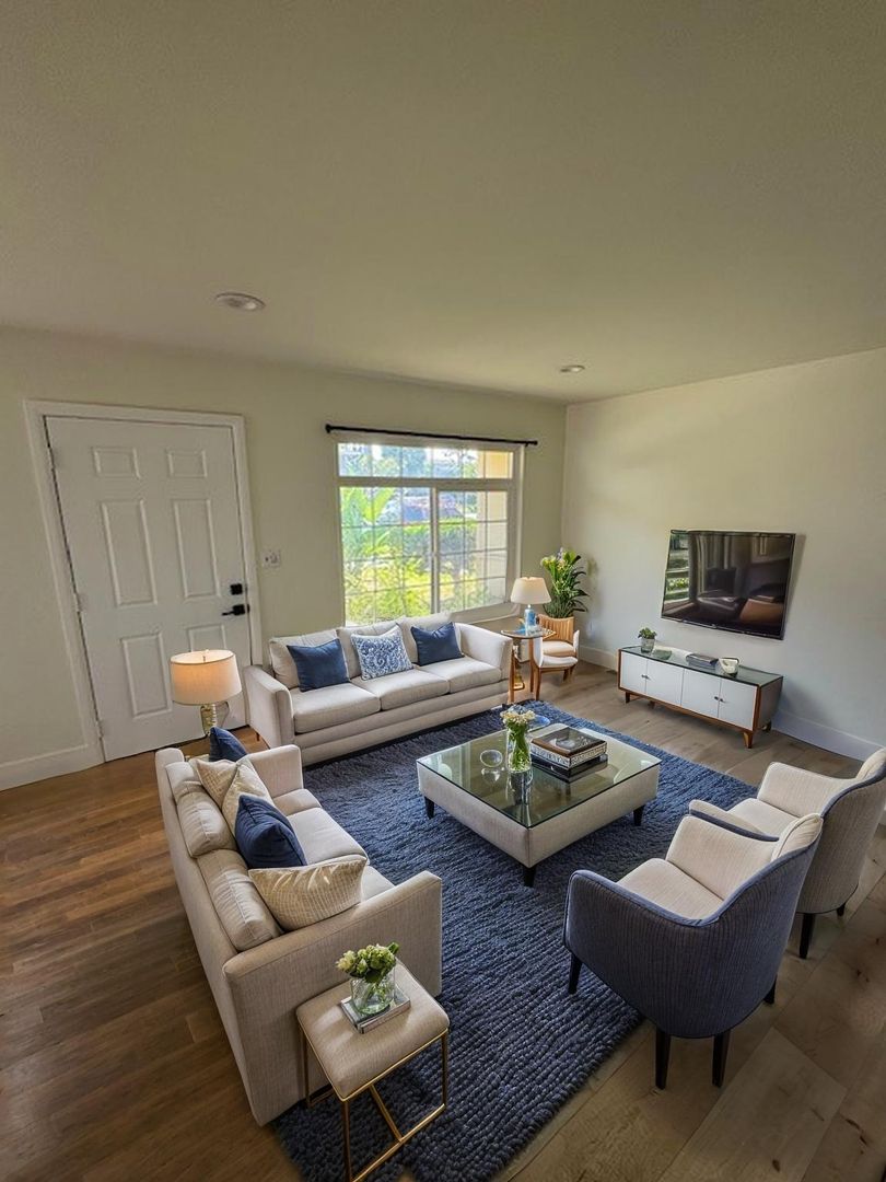 Garden Grove Apartment: 9661 Maureen Dr.,#A