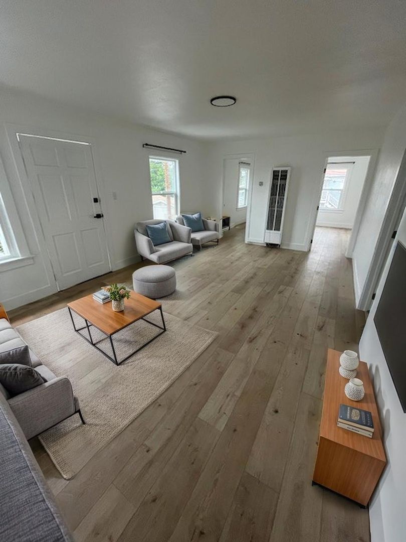 Anaheim Apartment: 109 E Alberta St