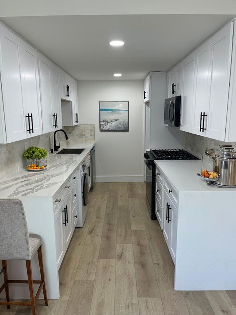 Huntington Beach Apartment: 17372-17412 Dairyview Circle