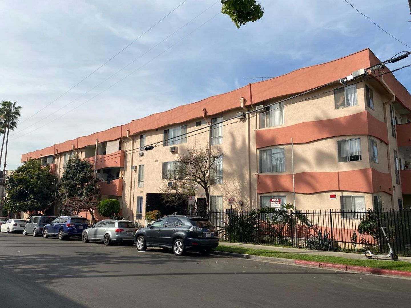 Los Angeles Apartment: 1815 N Serrano Ave