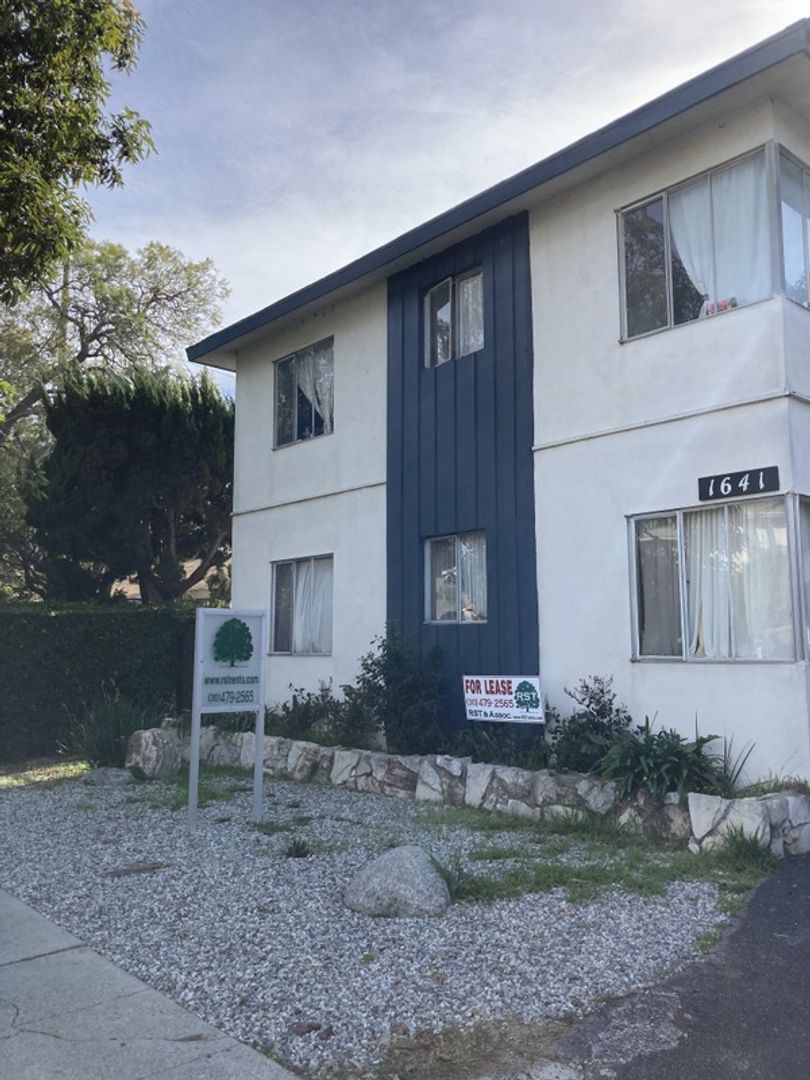 Los Angeles Apartment: 1641 Westgate