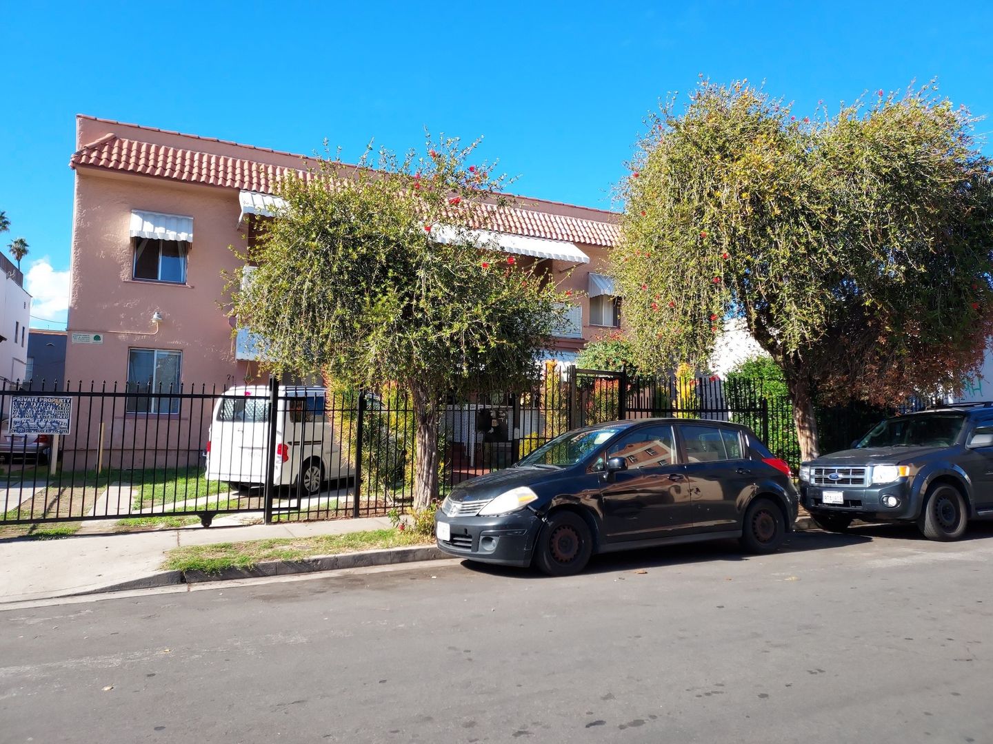 Los Angeles Apartment: 1645 N Harvard Blvd