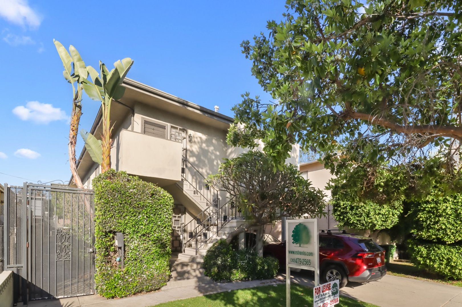 Los Angeles Apartment: 1642 Westgate Ave