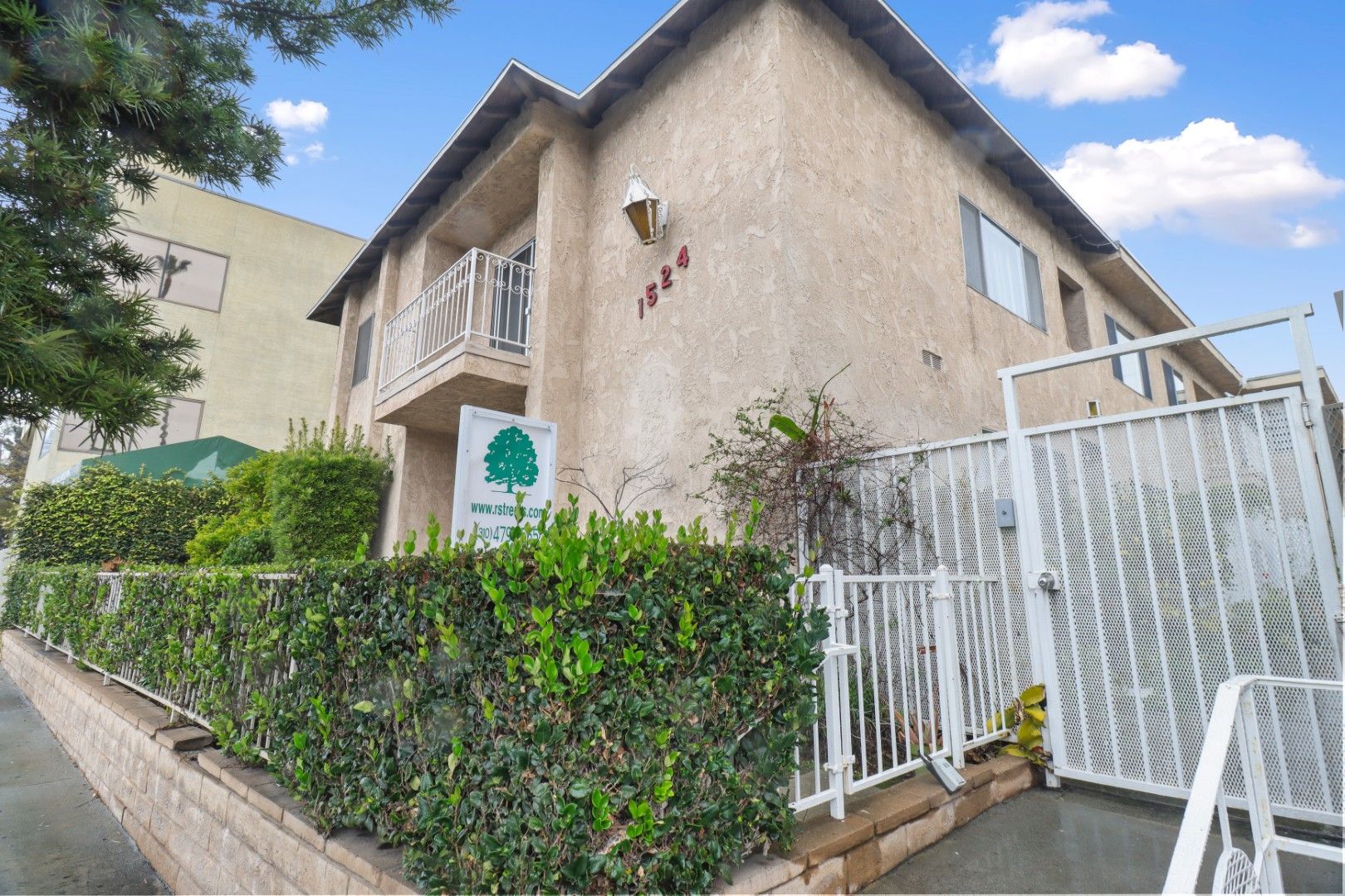 Los Angeles Apartment: 1524 Bundy Dr.