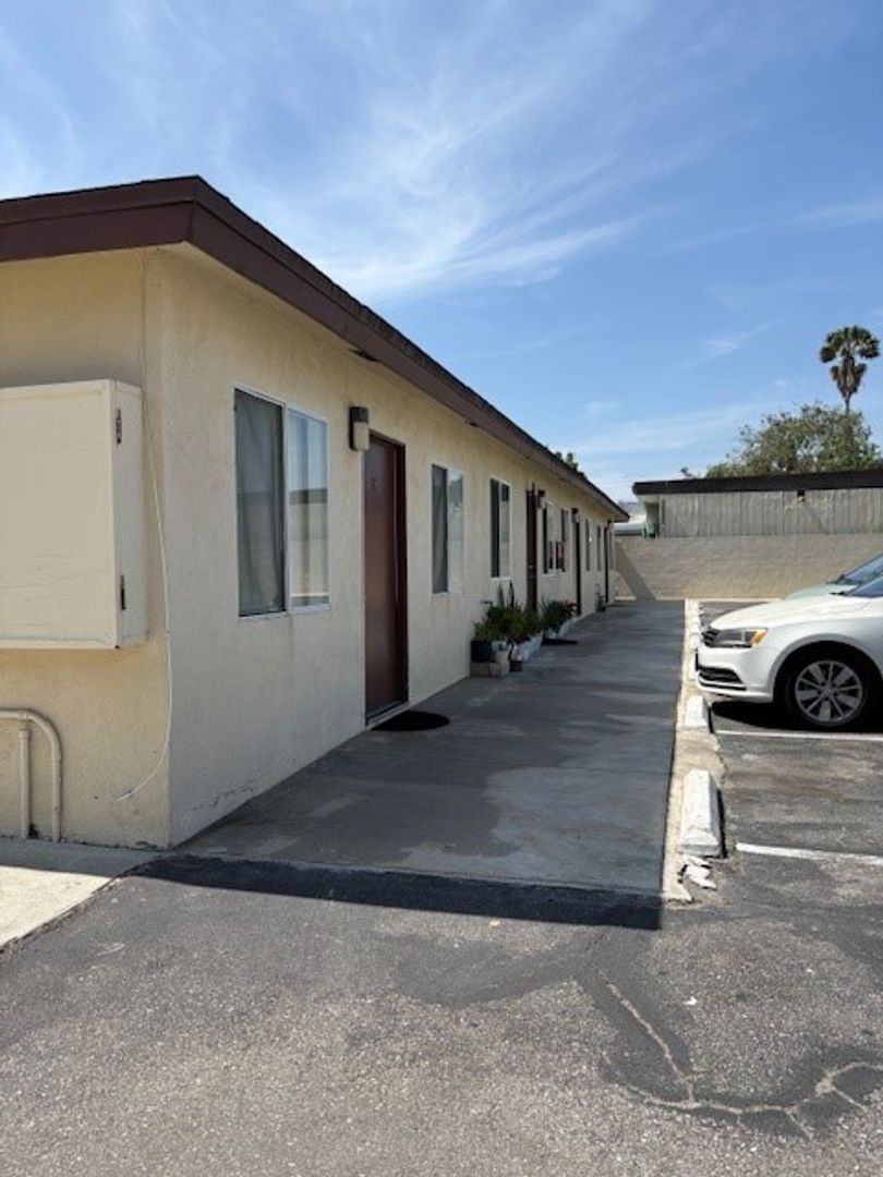 Lomita Apartment: 2312-2320 Lomita Blvd.