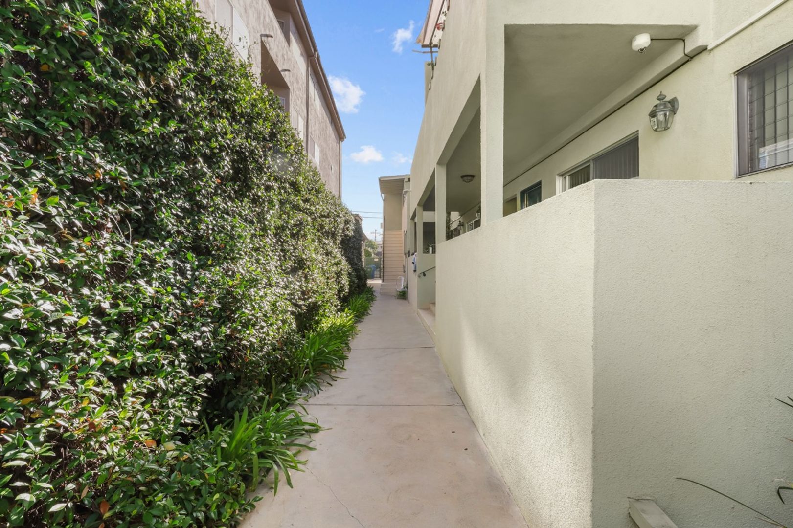 Los Angeles Apartment: 1451 Armacost Ave