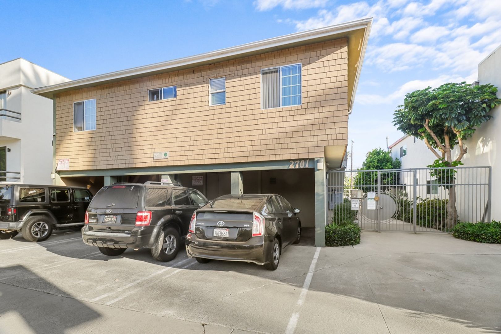Venice Apartment: 2701 Abbott Kinney Blvd.