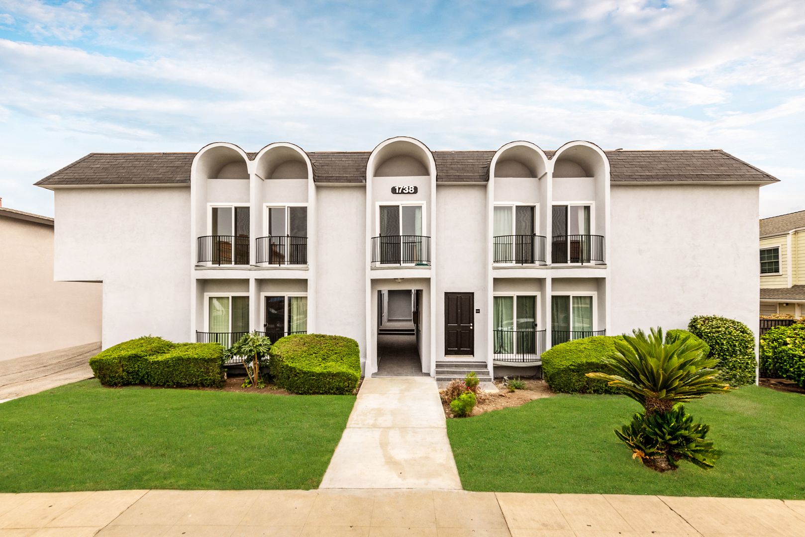 Los Angeles Apartment: 1738 Armacost Ave