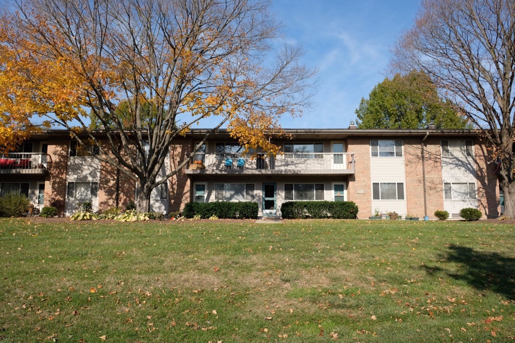 Bloomington Apartment: 703 Jersey Ave.