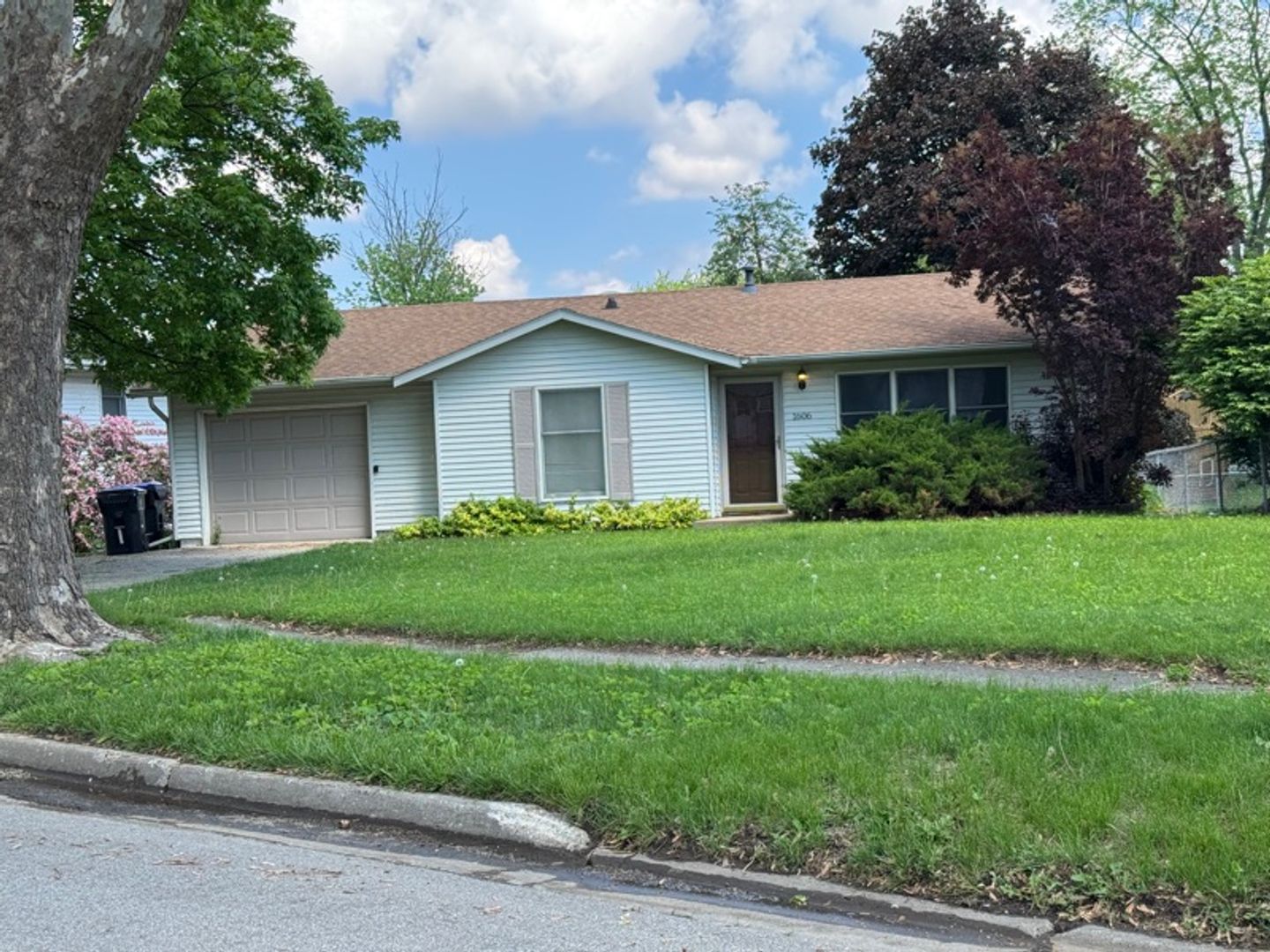 Bloomington House: 1606 Wildwood Rd