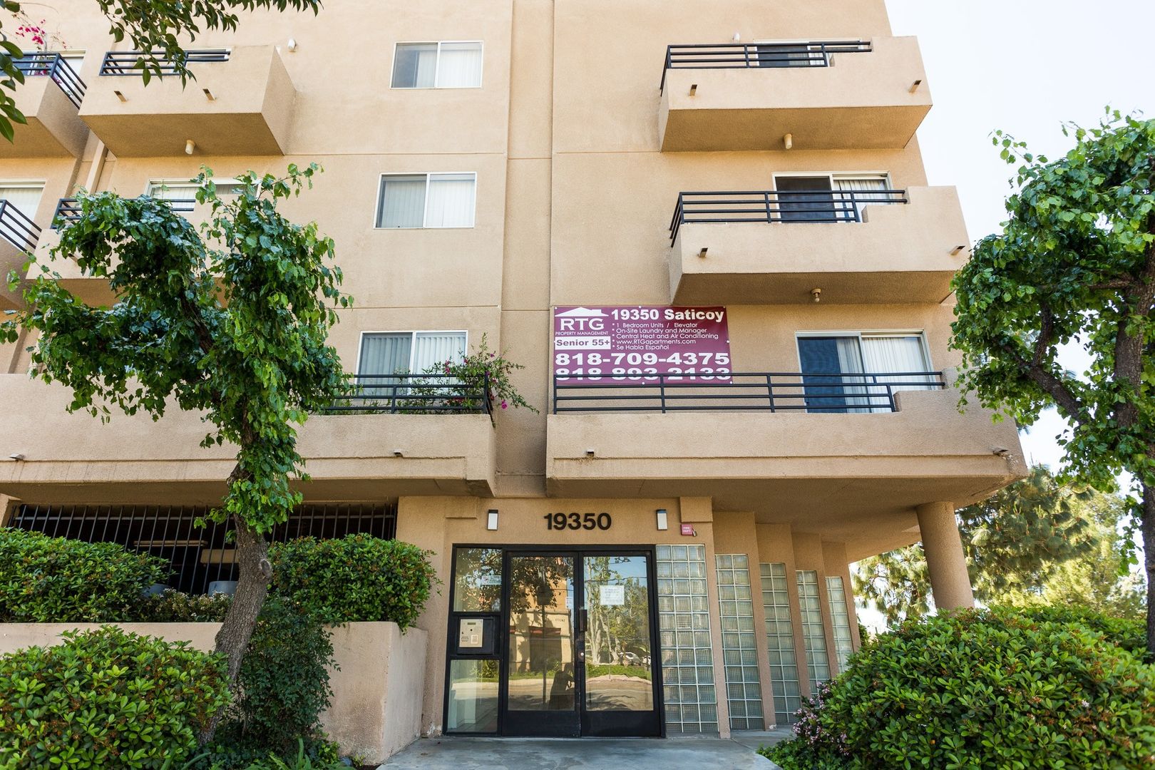 Reseda Apartment: 19350 Saticoy Street