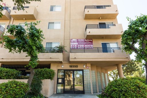 1 Bedroom, 1 Bath in Reseda ($500 Move In Credit)