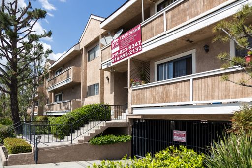 1 Bedroom, 1 Bath in North Hollywood ($500 Move In Credit) – photo 1