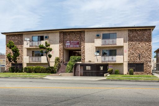 Junior 1 Bedroom (with partition), 1 Bath in North Hollywood