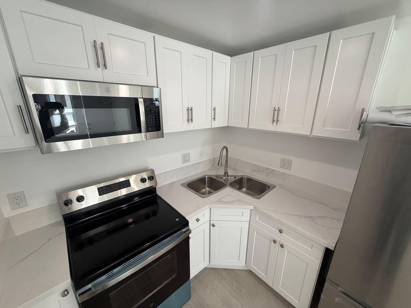 LOS ANGELES Apartment: 6616-6618 MAKEE AVE.