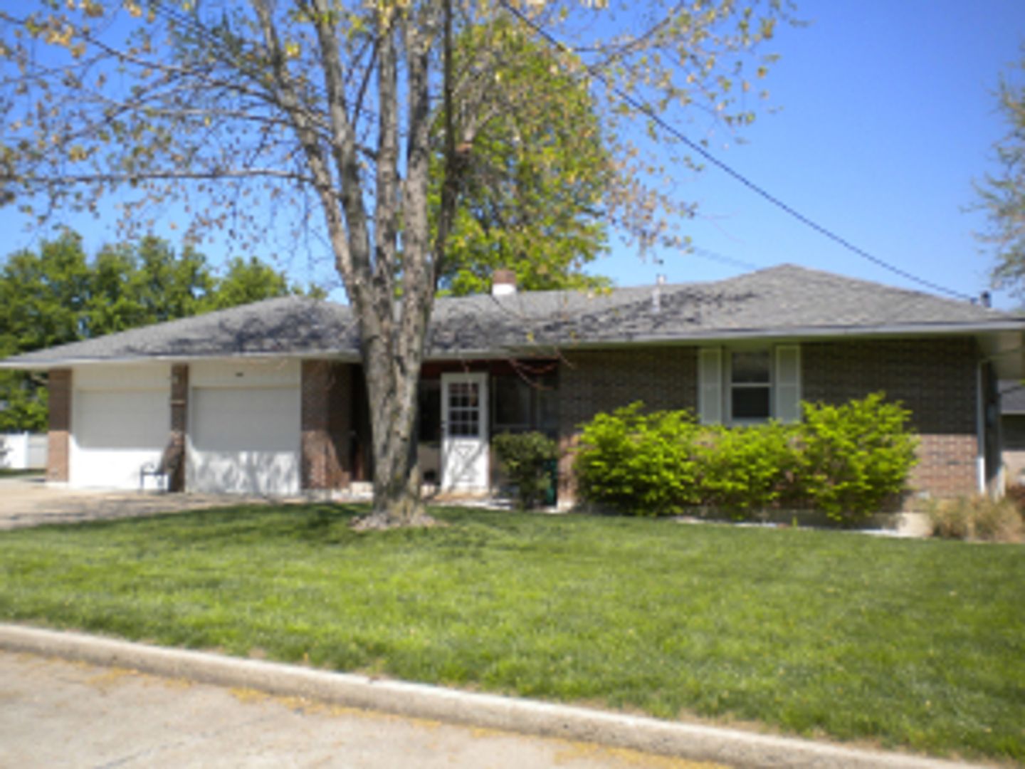 Ashland House: 407 Meadowmere Dr.