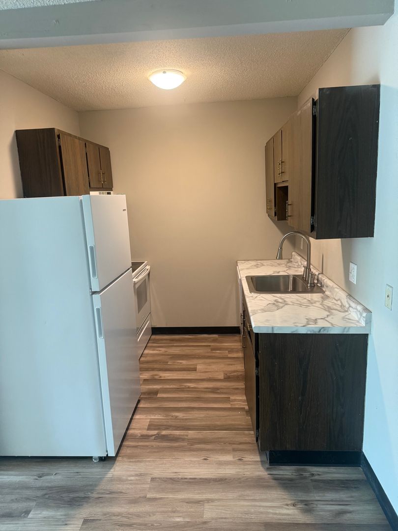 Columbia Apartment: Sieville 108 - Unit 111