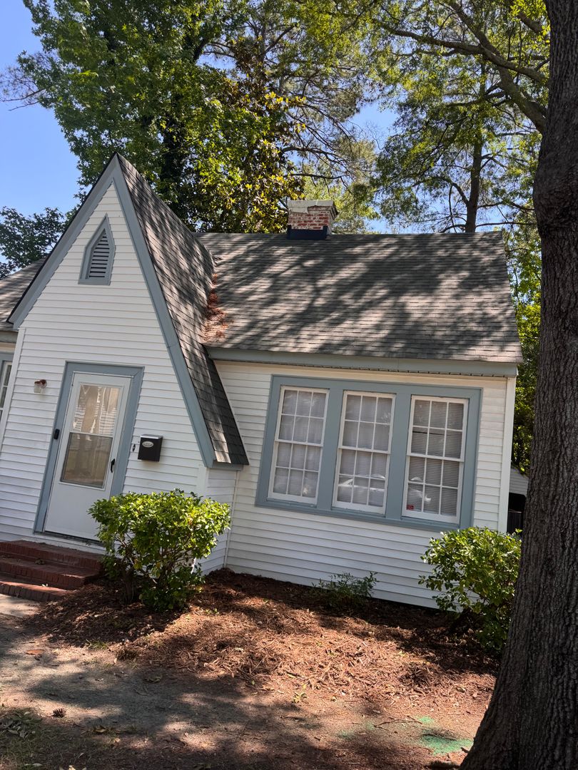 Greenville House: 203 S Library
