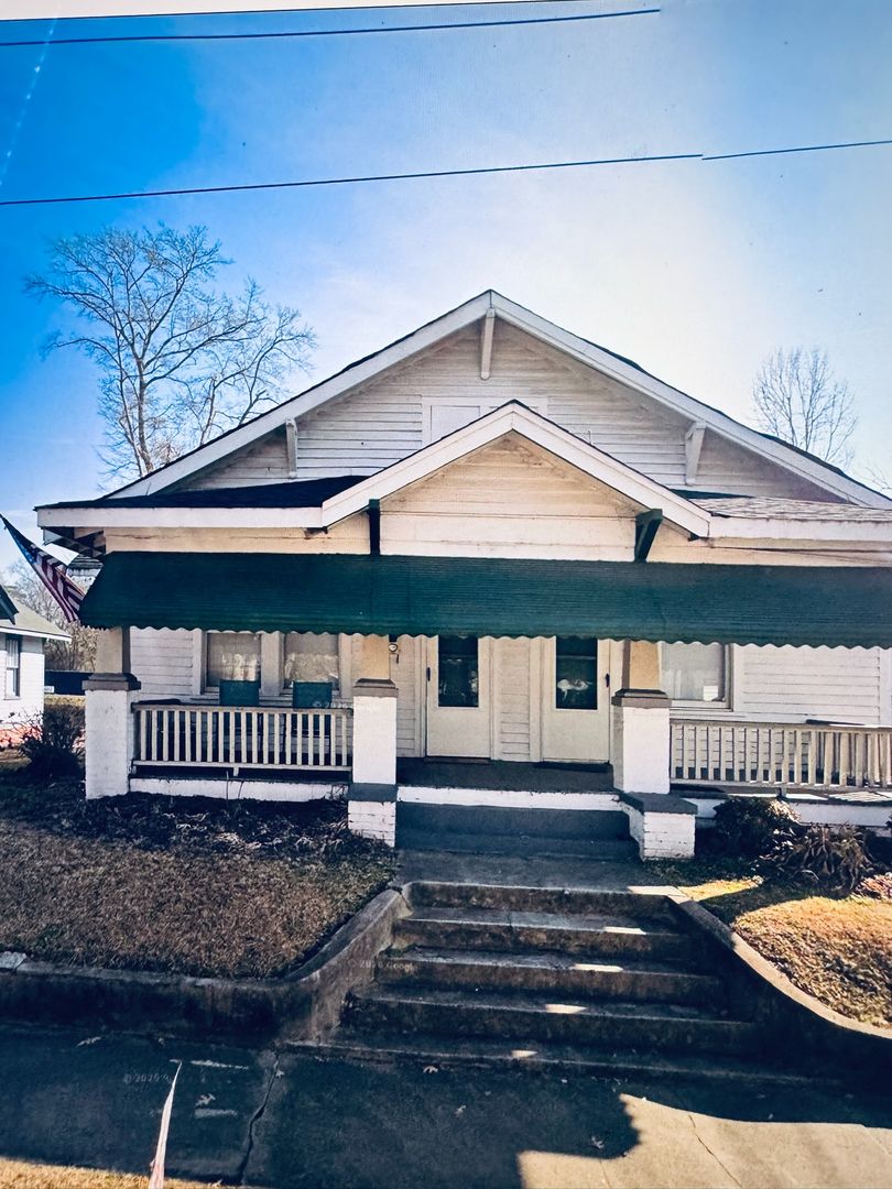Greenville House: 207A S Summit