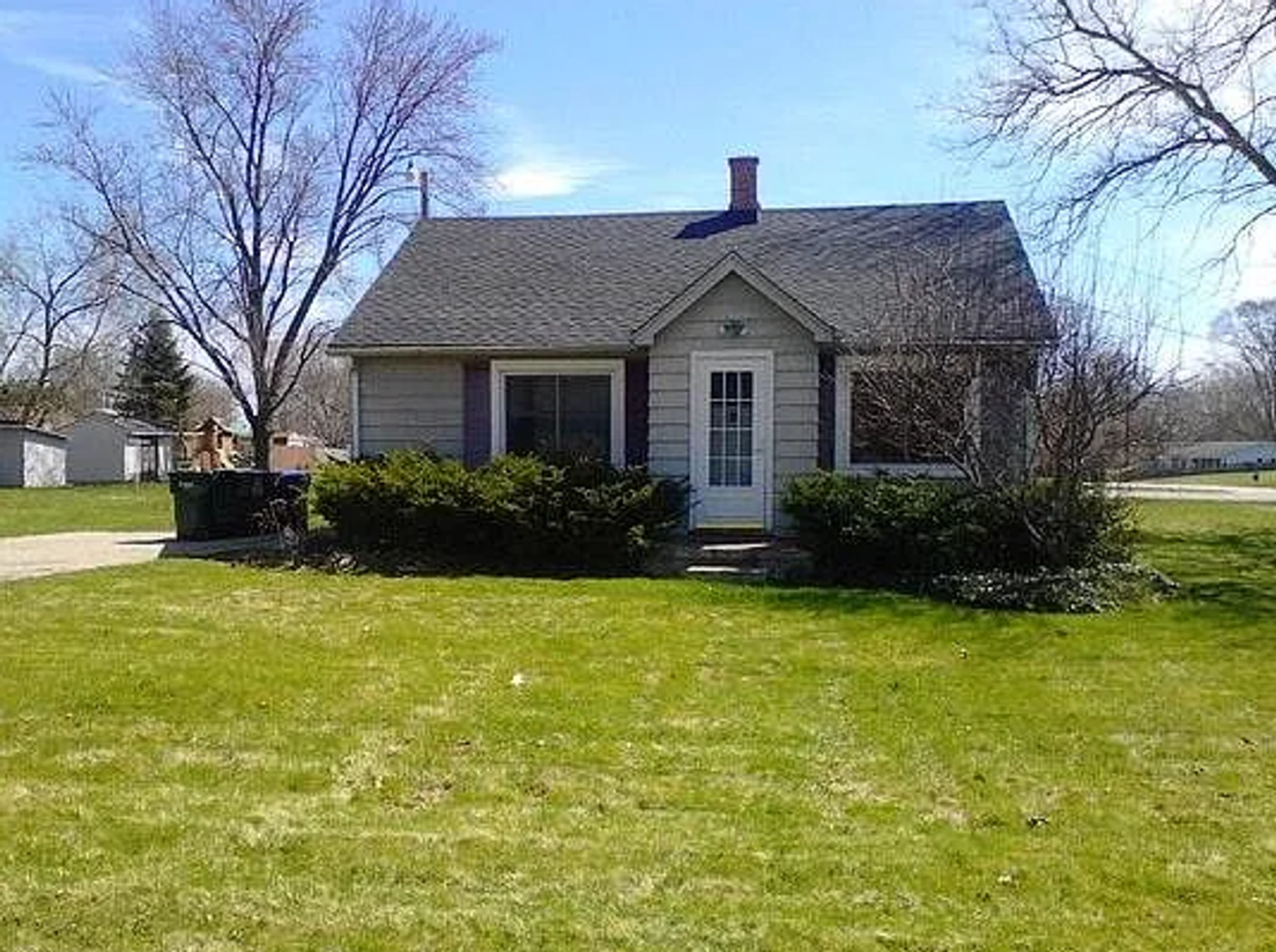 Beach Park House: 39265 N Holdridge