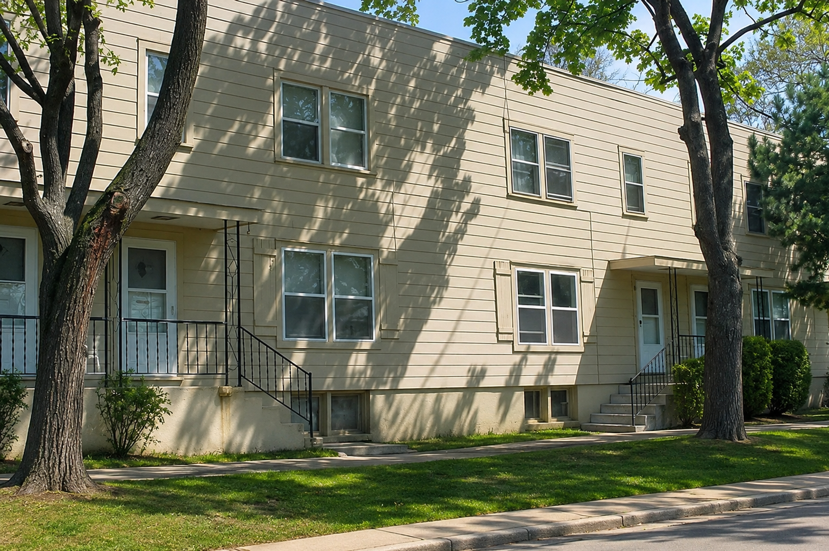 Waukegan Apartment: 514-522 Douglas