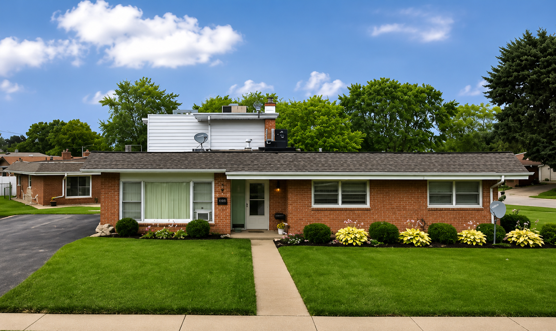 Waukegan Apartment: 2000 Walnut, 2006 Walnut, and 1000 Golf