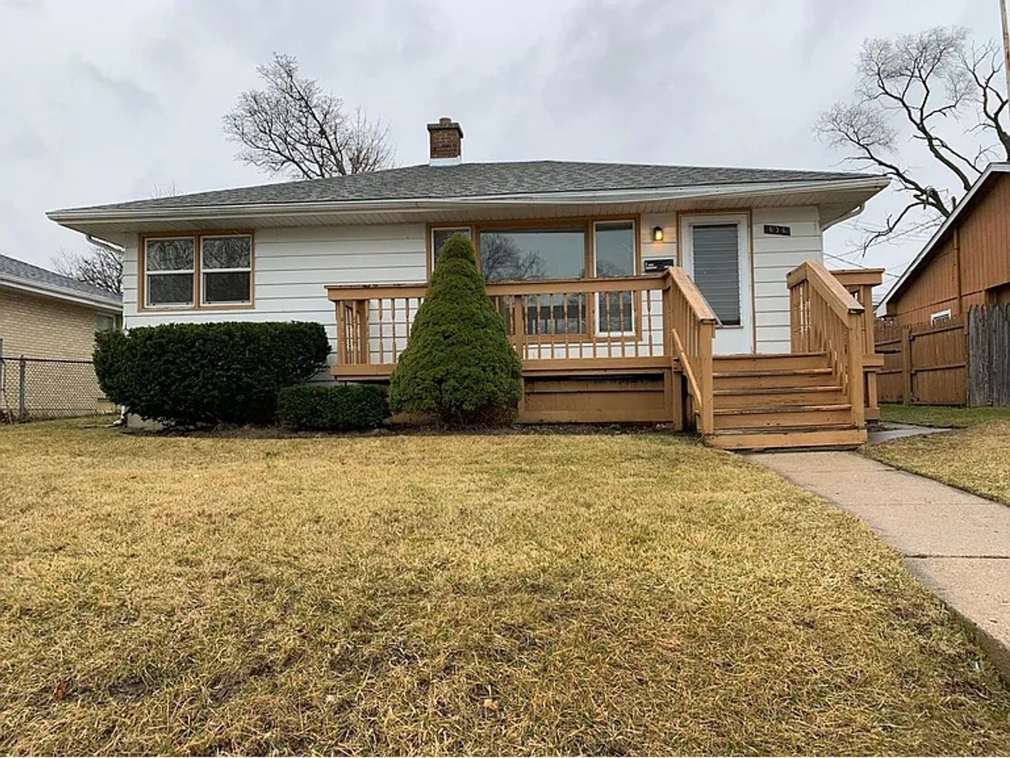 Waukegan House: 636 Berwick Blvd