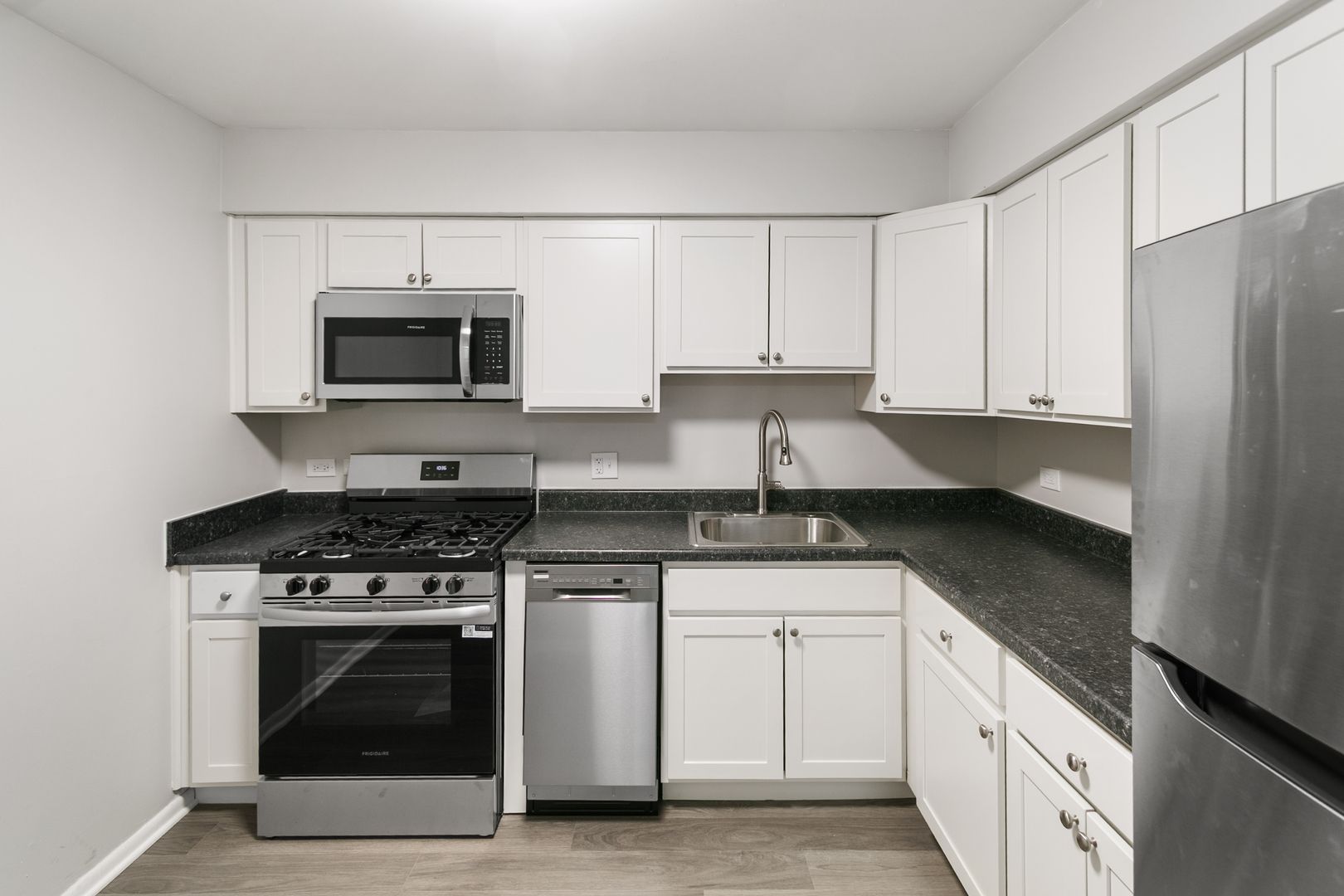 Libertyville Condo: 705 S. Milwaukee Ave Unit 214