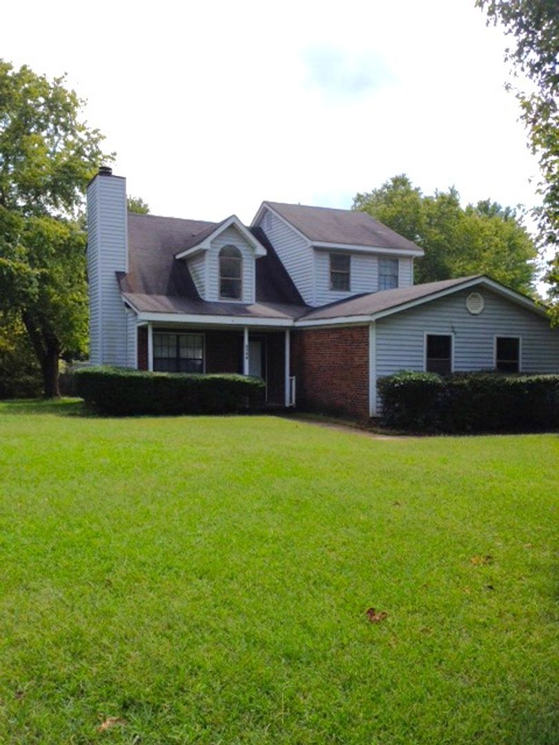 Charlotte House: 8500 Quarry Rd