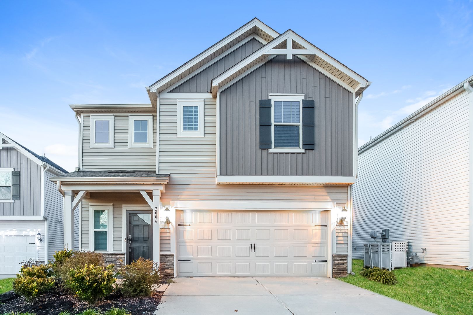 Charlotte House: 2006 Red Ash Drive