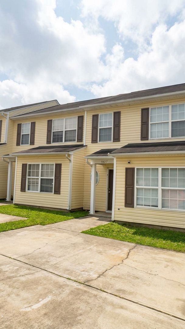 Charlotte House: 5427 Eneida Sue Dr