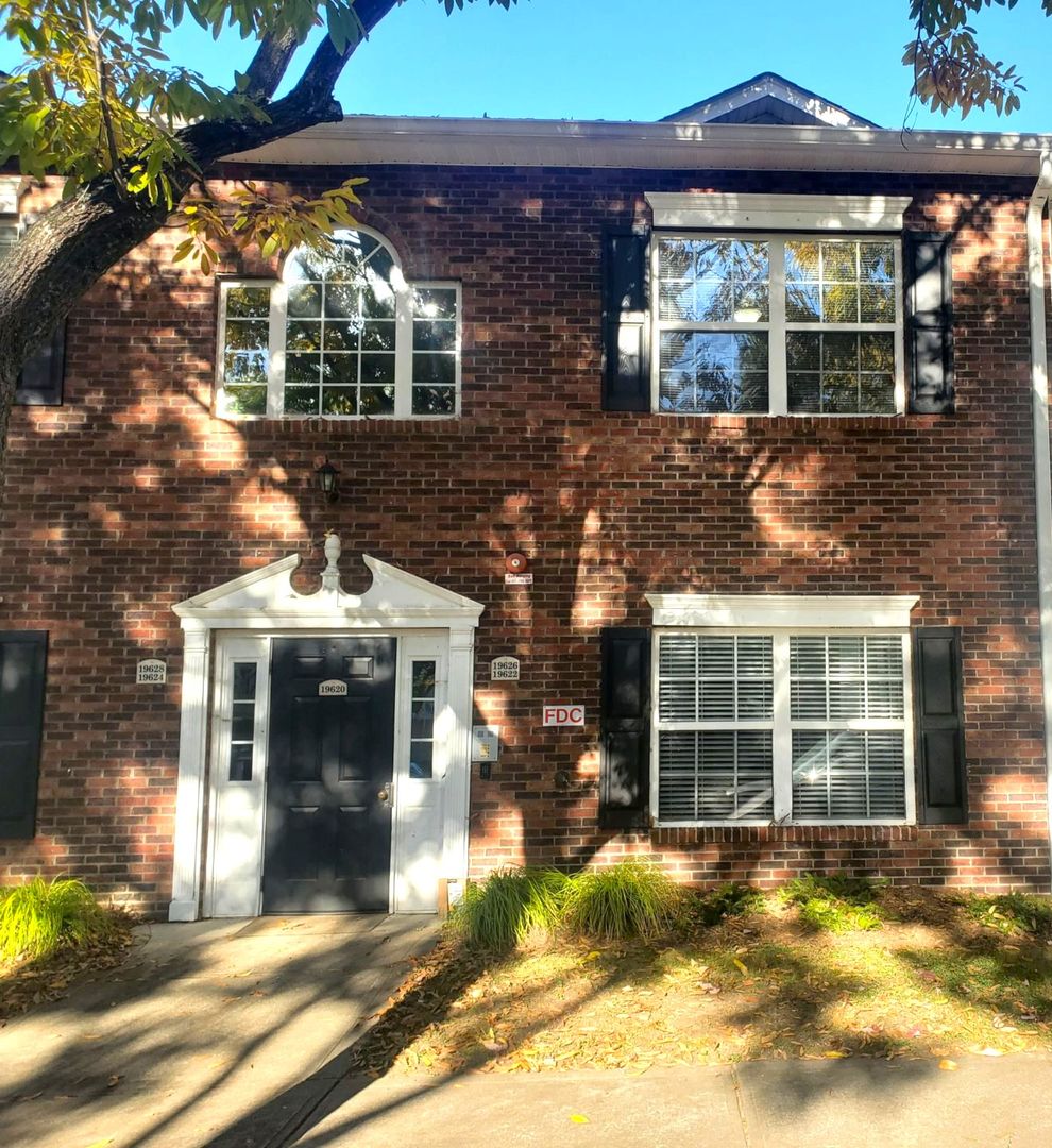 Cornelius House: 19626 Feriba Place