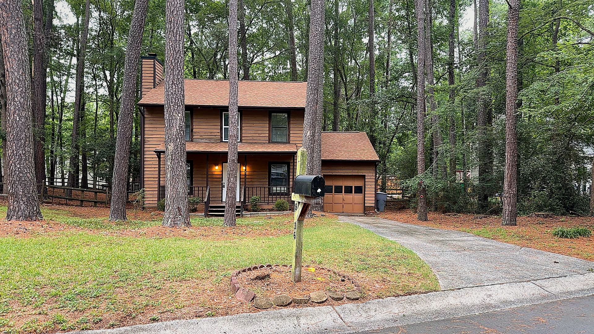 Charlotte House: 8336 Trail View Dr.