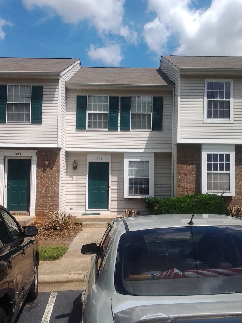 Charlotte Apartment: 525 Lex Dr
