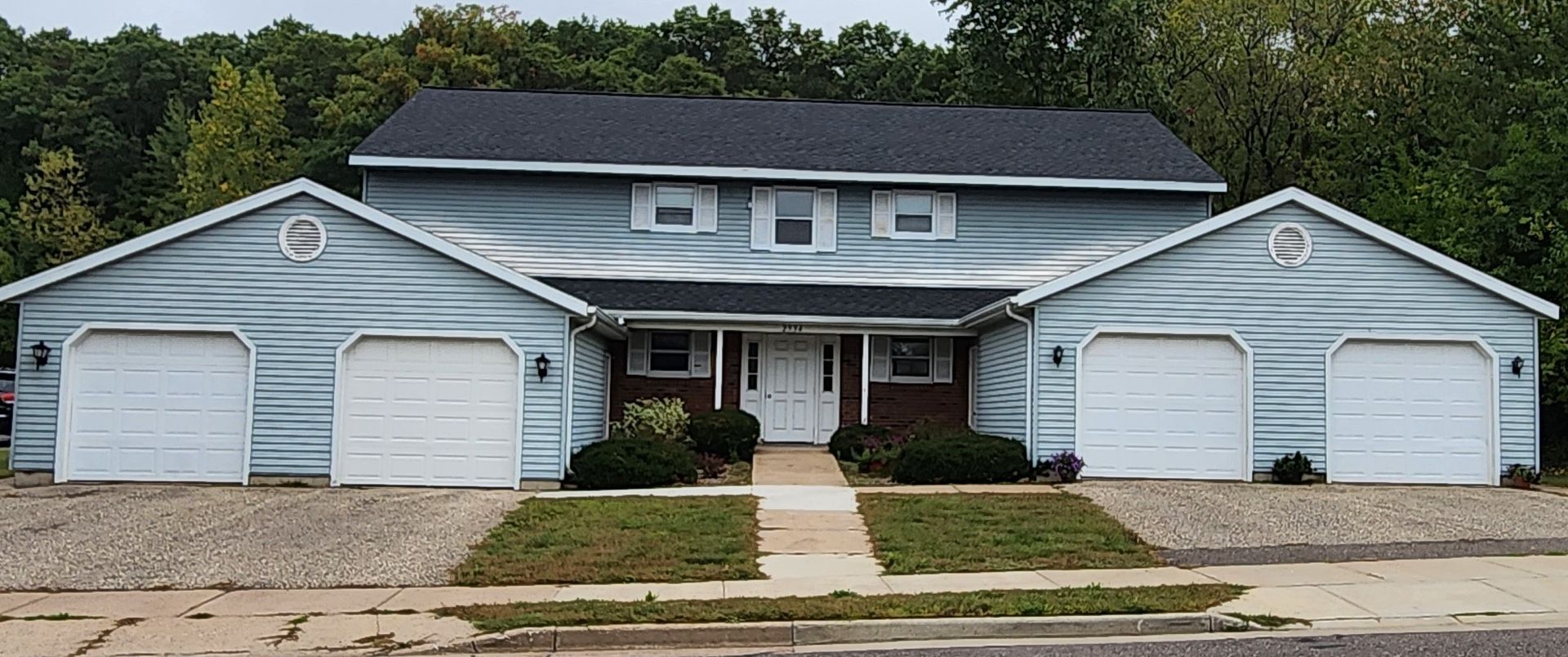 Eau Claire Apartment: 2534 Sessions Street