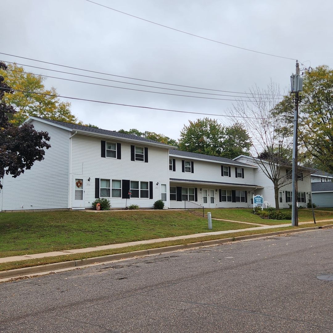 Eau Claire Apartment: 2502 Sessions Street