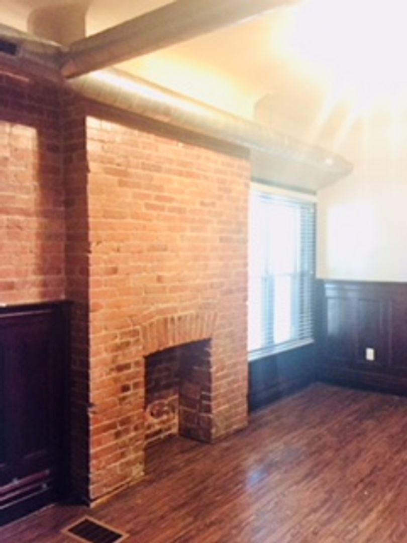 Pittsburgh Apartment: 302 S. Negley Ave.